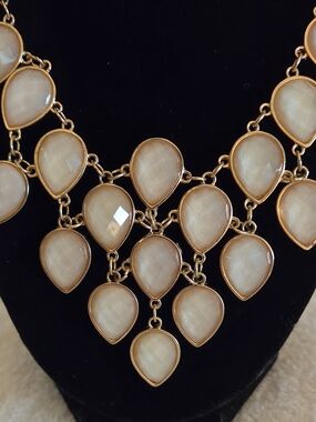Vintage Y2K Peach Teardrop Bib Statement Necklace Gold Tone Layered Scoop Choker